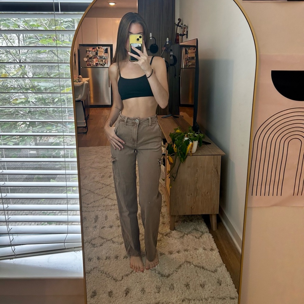 Hollister cargo pants in brown only warn once!